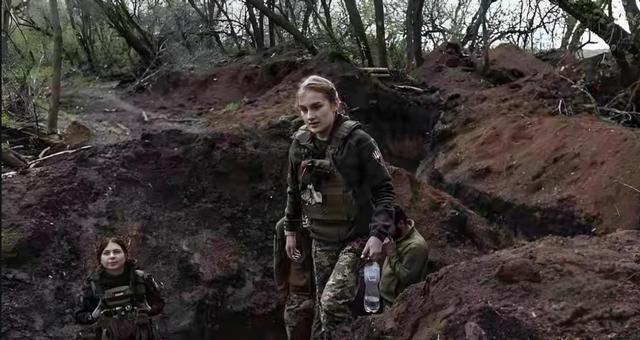 如何看待俄乌前线乌军女兵数量增加 女性参战角色扩大